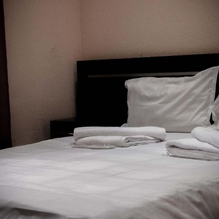 Hotel Sv Ninotsminda ภายนอก รูปภาพ
