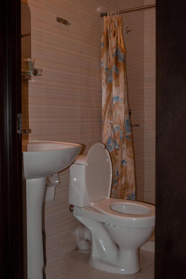 Hotel Sv Ninotsminda ภายนอก รูปภาพ